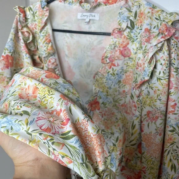 Emory Park Floral Ruffle Tie Front Cropped Blouse Large - Picture 8 of 10